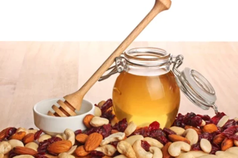 premium-nuts-with-raw-honey